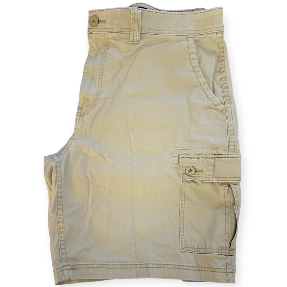 #21 St. John's Bay Cargo Shorts